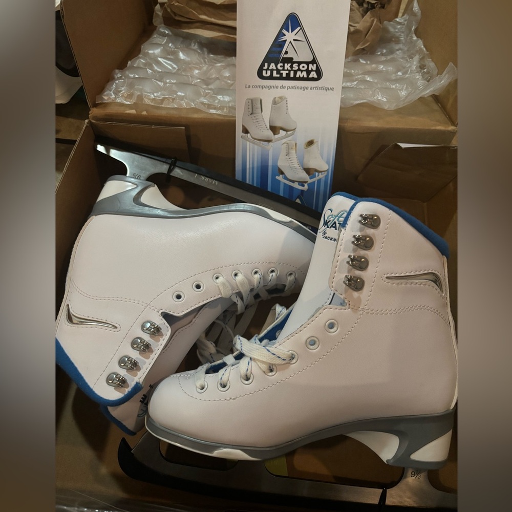 Jackson Ultima Girls/Women’s Figure Skate
